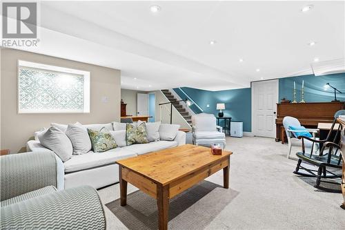 38 Parker Avenue, Ancaster, ON - Indoor Photo Showing Living Room