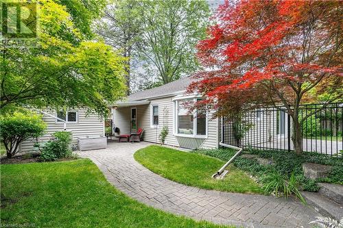 38 Parker Avenue, Ancaster, ON - Outdoor