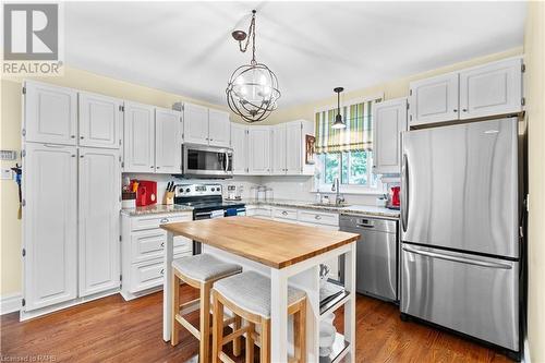 38 Parker Avenue, Ancaster, ON - Indoor Photo Showing Kitchen