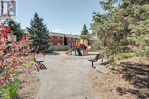 2022 Atkinson Drive Unit# 35, Burlington, ON - Outdoor