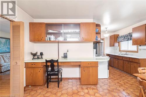 14 Calvert Avenue, Hamilton, ON - Indoor Photo Showing Kitchen