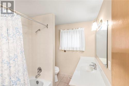 14 Calvert Avenue, Hamilton, ON - Indoor Photo Showing Bathroom