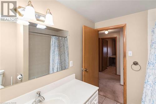 14 Calvert Avenue, Hamilton, ON - Indoor Photo Showing Bathroom