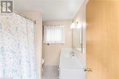 14 Calvert Avenue, Hamilton, ON - Indoor Photo Showing Bathroom