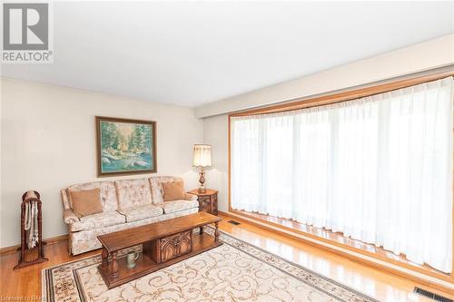 14 Calvert Avenue, Hamilton, ON - Indoor Photo Showing Living Room