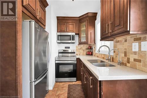 93 Fairfield Avenue, Hamilton, ON - Indoor Photo Showing Kitchen With Double Sink With Upgraded Kitchen