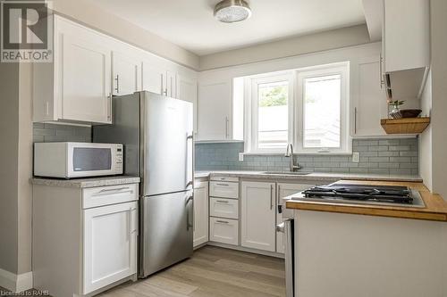 567 Kingswood Place, Burlington, ON - Indoor Photo Showing Kitchen