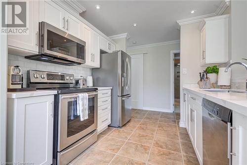 5070 Fairview Street Unit# 209, Burlington, ON - Indoor Photo Showing Kitchen With Stainless Steel Kitchen With Upgraded Kitchen