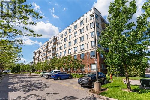 5070 Fairview Street Unit# 209, Burlington, ON - Outdoor