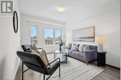 15B Bingham Road, Hamilton, ON - Indoor Photo Showing Living Room