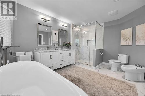 1151 Lockhart Road, Burlington, ON - Indoor Photo Showing Bathroom