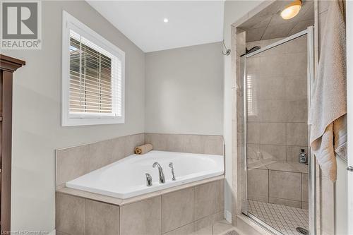 20 Lampman Drive, Hamilton, ON - Indoor Photo Showing Bathroom