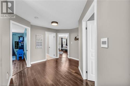 20 Lampman Drive, Hamilton, ON - Indoor Photo Showing Other Room