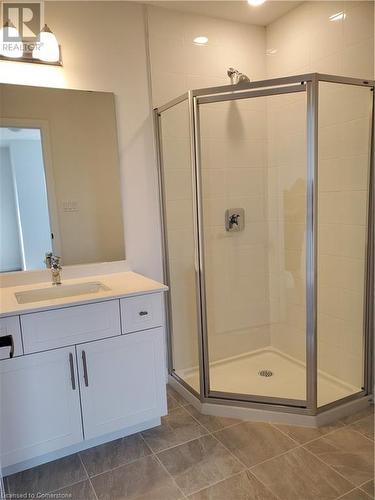 36 Holder Drive, Brantford, ON - Indoor Photo Showing Bathroom