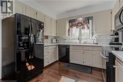 2142 Side Road 1, Burlington, ON - Indoor Photo Showing Kitchen