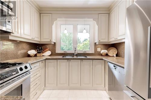 306 Oakwood Court, Burlington, ON - Indoor Photo Showing Kitchen With Double Sink