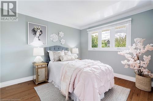 306 Oakwood Court, Burlington, ON - Indoor Photo Showing Bedroom