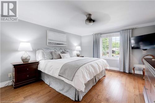 306 Oakwood Court, Burlington, ON - Indoor Photo Showing Bedroom