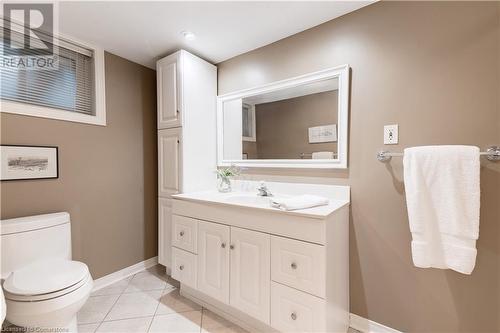 306 Oakwood Court, Burlington, ON - Indoor Photo Showing Bathroom