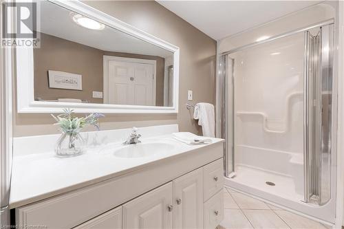 306 Oakwood Court, Burlington, ON - Indoor Photo Showing Bathroom