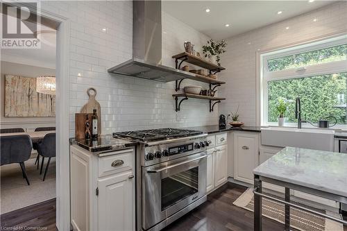 4016 Lantern Lane, Burlington, ON - Indoor Photo Showing Kitchen With Upgraded Kitchen