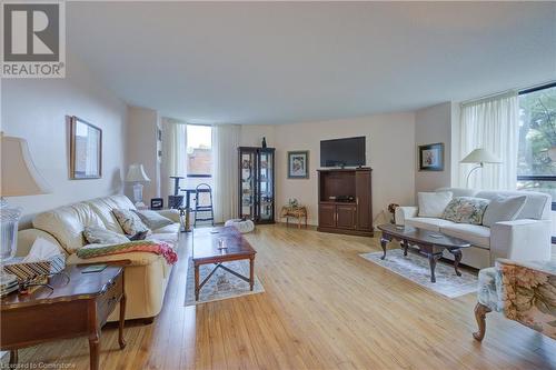 222 Jackson Street W Unit# 206, Hamilton, ON - Indoor Photo Showing Living Room