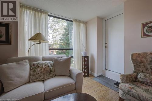 222 Jackson Street W Unit# 206, Hamilton, ON - Indoor Photo Showing Living Room