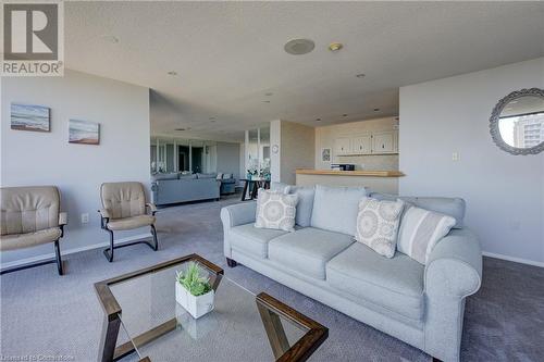 222 Jackson Street W Unit# 206, Hamilton, ON - Indoor Photo Showing Living Room