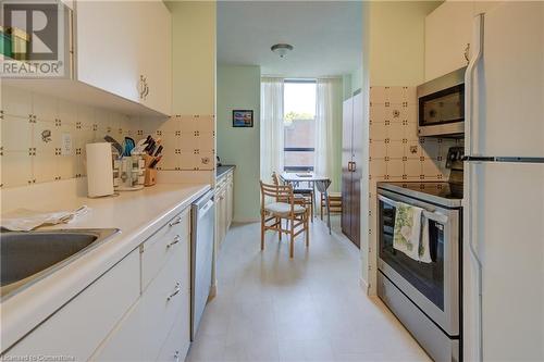 222 Jackson Street W Unit# 206, Hamilton, ON - Indoor Photo Showing Kitchen