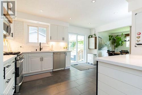 291 Appleby Road, Hamilton, ON - Indoor Photo Showing Kitchen With Upgraded Kitchen