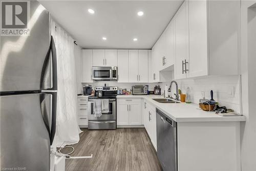 6 Greig Street, Hamilton, ON - Indoor Photo Showing Kitchen With Double Sink With Upgraded Kitchen