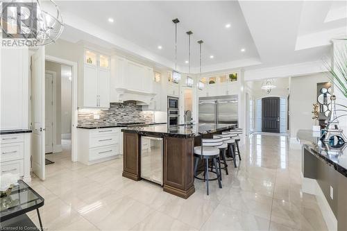 47 Tews Lane, Dundas, ON - Indoor Photo Showing Kitchen With Upgraded Kitchen