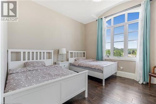 47 Tews Lane, Dundas, ON - Indoor Photo Showing Bedroom