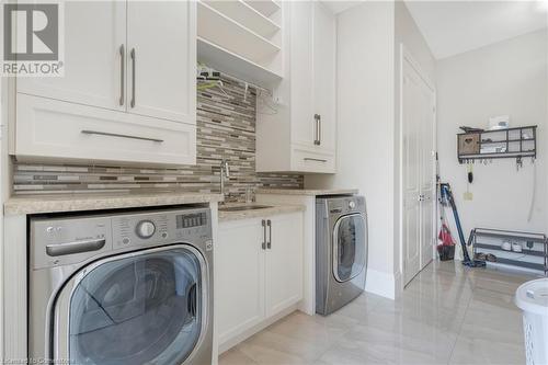 47 Tews Lane, Dundas, ON - Indoor Photo Showing Laundry Room