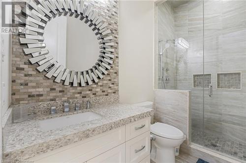 47 Tews Lane, Dundas, ON - Indoor Photo Showing Bathroom