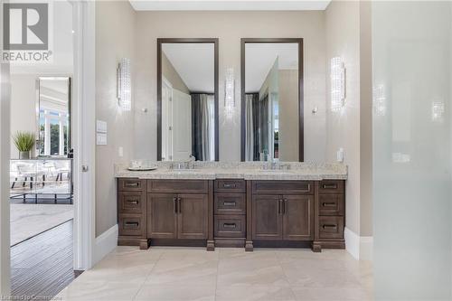 47 Tews Lane, Dundas, ON - Indoor Photo Showing Bathroom