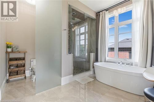 47 Tews Lane, Dundas, ON - Indoor Photo Showing Bathroom