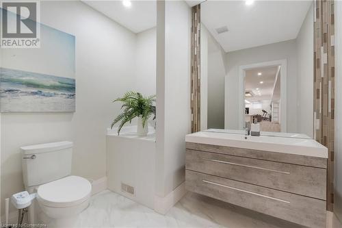 47 Tews Lane, Dundas, ON - Indoor Photo Showing Bathroom