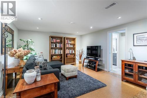 4173 Corrine Court, Burlington, ON - Indoor Photo Showing Living Room