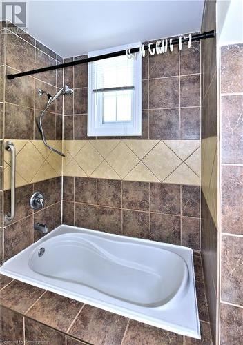 248 Fairfield Avenue, Hamilton, ON - Indoor Photo Showing Bathroom