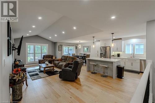 659 James Street, Delhi, ON - Indoor Photo Showing Living Room