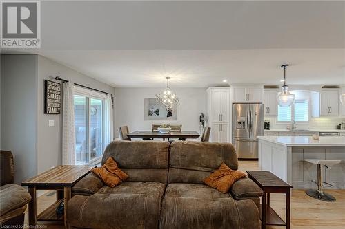 659 James Street, Delhi, ON - Indoor Photo Showing Living Room