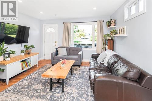 37 Powerview Avenue, St. Catharines, ON - Indoor Photo Showing Living Room