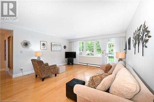 1377 Lakeshore Road Unit# 207, Burlington, ON - Indoor Photo Showing Living Room