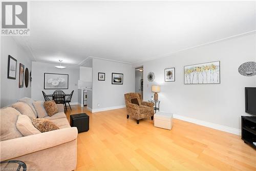 1377 Lakeshore Road Unit# 207, Burlington, ON - Indoor Photo Showing Living Room