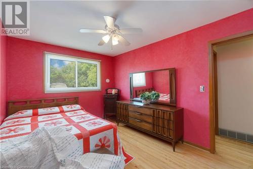 679 Niagara Street N, Welland, ON - Indoor Photo Showing Bedroom