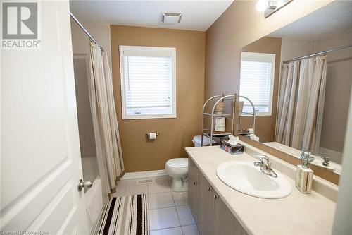 20 Springstead Avenue, Hamilton, ON - Indoor Photo Showing Bathroom