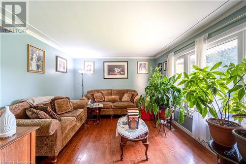 511 Briarhill Avenue, London, ON - Indoor Photo Showing Living Room