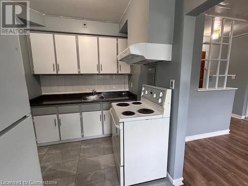 1250 Fennell Avenue E Unit# 4, Hamilton, ON - Indoor Photo Showing Kitchen