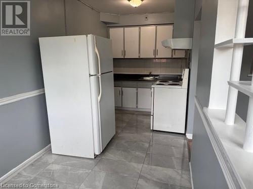 1250 Fennell Avenue E Unit# 4, Hamilton, ON - Indoor Photo Showing Kitchen With Double Sink